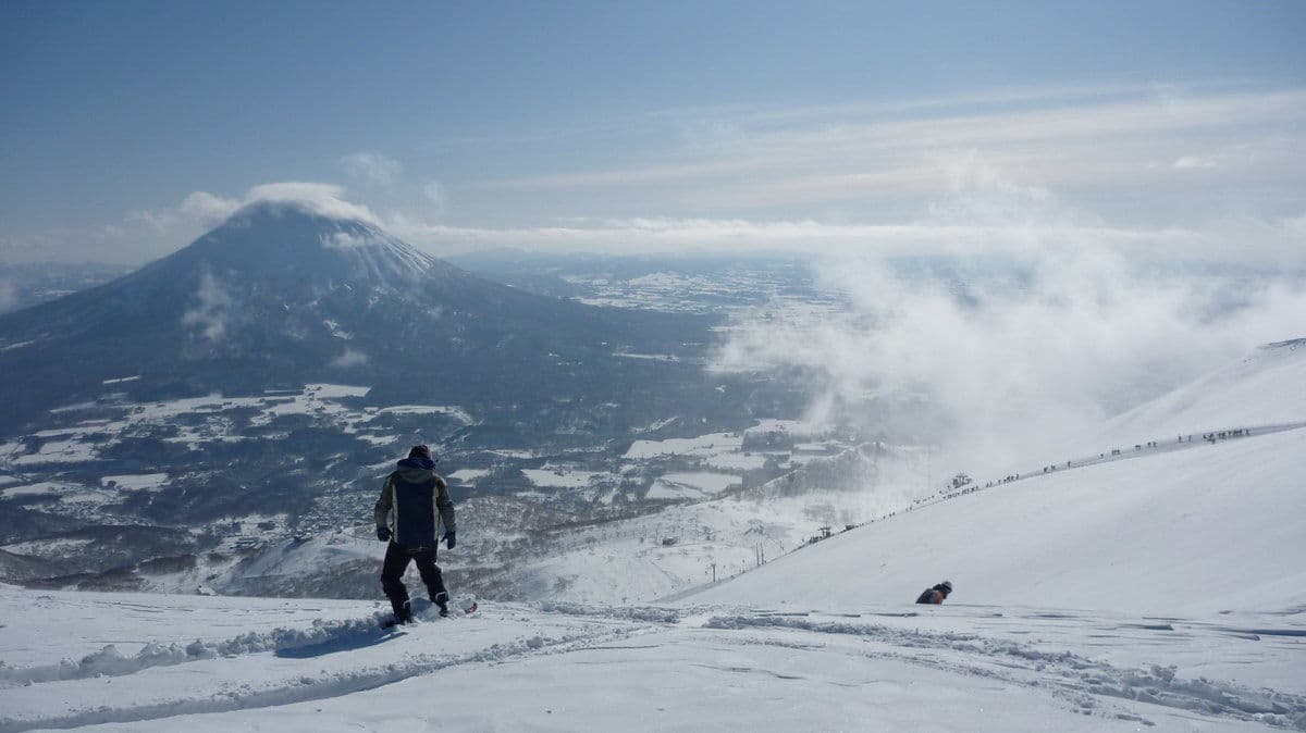 Hakuba vs. Niseko: Battle for Japan's Best Ski Destination