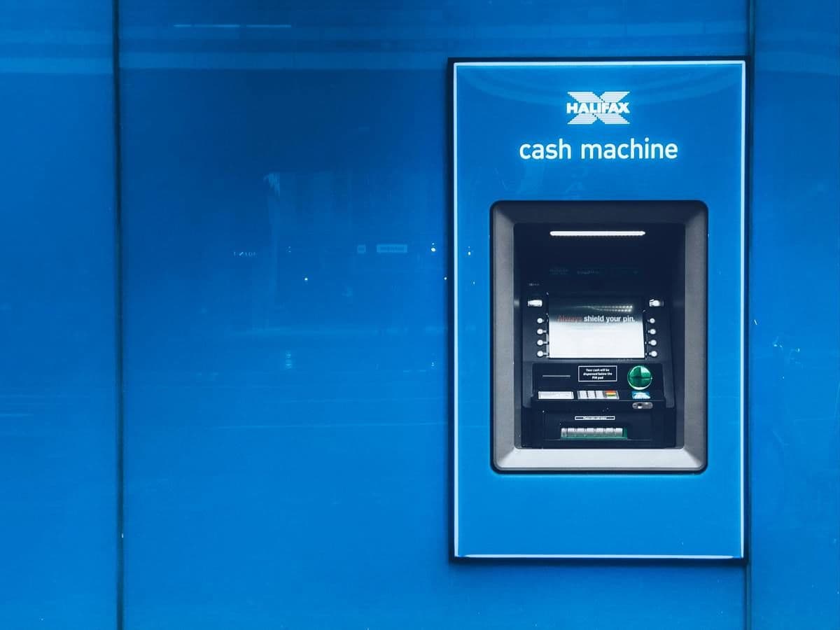 マレーシアの銀行で口座を開設する方法やそのメリットを解説