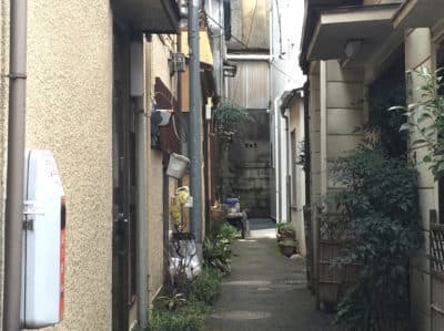 Advantages and disadvantages of buying a house that cannot be rebuilt